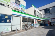 ファミリーマート拝島駅南口店
