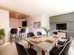 大画面ＴＶも余裕、インテリアプランが考えやすいワイドなリビング。対面キッチンでリビングにいるお子さまにも目が届きます。
※家具はCG加工しております。■日野市多摩平3　新築一戸建て■