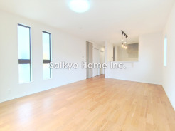 家族が集うリビングルームは、いつも明るい笑い声が溢れていそうです。
■立川市柴崎町5　新築一戸建て■