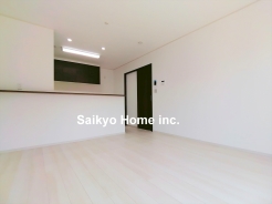 家族が集うリビングルームは、いつも明るい笑い声が溢れていそうです。
■昭島市中神町2　新築一戸建て■