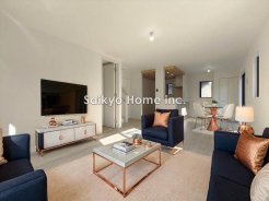 開放的な空間と、陽当たりが魅力のリビングルーム。家族の時間をゆったりと過ごせるプランニングになっています。※家具等はCG加工しております。■日野市石田1　新築一戸建て■