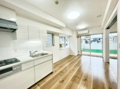 採光良好なリビングは、ご家族の憩いの空間。居心地の良い快適な安らぎの場所にもなりそうです。■北区赤羽西2　マンション■