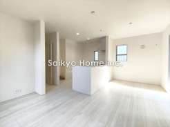 開放的な空間と、陽当たりが魅力のリビングルーム。家族の時間をゆったりと過ごせるプランニングになっています。
■昭島市中神町2丁目　新築戸建て■