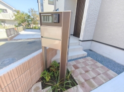 ポスト■日野市栄町4　新築一戸建■