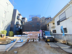 浄水器や浴室乾燥機など、毎日の生活を快適にする設備も充実しています。
■立川市柏町3　新築一戸建■