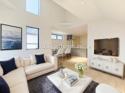 2階リビングのため、日当たり良好！家族が集まるLDKは暖かく快適な空間をご用意しました！※家具等はCG加工しております。図■府中市分梅町1　新築一戸建■