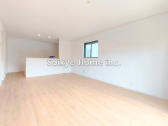 のびやかに広がるリビングは、一年を通して爽やかな光と風に癒される家族のなごみ空間です。
■小平市小川町1　新築一戸建■