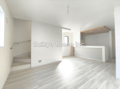 住まいの中心となるリビング・ダイニングは、一体感のある対面型のキッチンと合わせ、16帖。ゆったりとしたスペースを確保しています。
■八王子市子安町1　新築一戸建て■