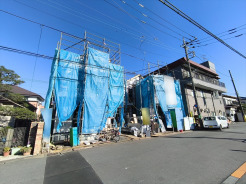 穏やかな雰囲気漂う、緑と調和した街並みに建つ新築一戸建て。
■日野市日野台2　新築一戸建て■