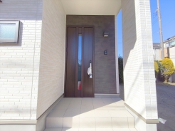 4LDK駐車1台可！角地の開放感と暮らしにゆとりの省エネ住宅全1棟です。2026年1月の完成を目指しています。■府中市四谷3　新築一戸建て■