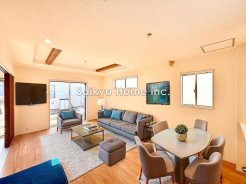 採光良好なリビングは、ご家族の憩いの空間。居心地の良い快適な安らぎの場所にもなりそうです。※家具等はCG加工しております。■多摩市一ノ宮4　新築一戸建て■