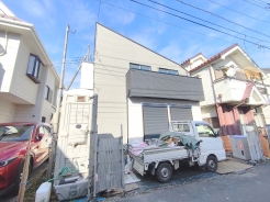 南道路に面し日当たり良好！収納豊富な間取りでお部屋もスッキリ！限られたスペースでも空間を最大限に利用した、機能性を重視した住宅です。■国分寺市泉町1　新築一戸建て■
