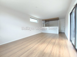 開放的な空間と、陽当たりが魅力のリビングルーム。家族の時間をゆったりと過ごせるプランニングになっています。
■八王子台町3　新築一戸建て■