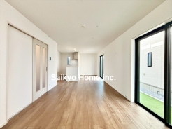 オープンでのびやかな空間を生み出すこだわりの「広がり」と「ゆとり」。家族と過ごす時間を大切にした住空間です。
■府中市日新町5　新築一戸建て■