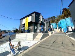 現地周辺には、保育園、小学校、中学校など教育施設が徒歩圏内に点在。お子様を目の届く範囲で通学させることができ、家族に安心なロケーション■八王子市館町　新築一戸建■