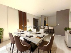 家族が集う南向きの明るいリビングは光と風の差し込む心地よい空間です。快適にお過ごしいただけます！
※家具はCG加工しております。■八王子市大和田3　新築一戸建■