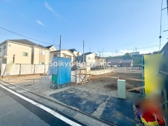 子育てにも嬉しい、緑豊かな自然が広がる閑静な住宅地です。この機会に是非現地をご覧ください。■府中市是政2　建築条件付き売地■
