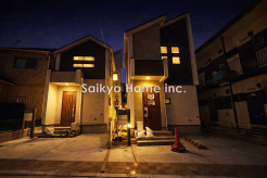 京王線「多磨霊園」駅徒歩10分！駅近の安心感と利便性！太陽光パネルの家！収納豊富な間取りでお部屋も広く！■府中市是政1　新築一戸建て■