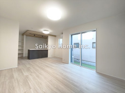 のびやかに広がるリビングは、一年を通して爽やかな光と風に癒される家族のなごみ空間です。
■日野市大坂上3丁目　新築戸建て■