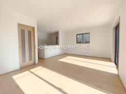 居心地の良いリビングは自然と家族が集まるコミュニケーションスペースとして活用できます。
■昭島市郷地町2　新築一戸建て■