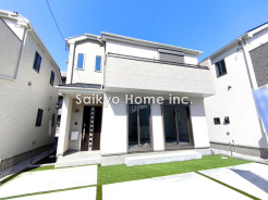 外壁にサイディング利用で、長く住んでも汚れにくい特徴があります。「ずっと住み続ける家」を実現した邸宅です。
■府中市日新町3　新築一戸建て■