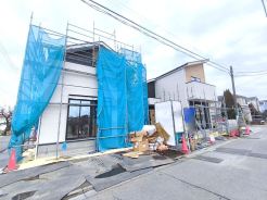 街に溶けこみ美しい景観を生み出すこの邸宅は採光や風通しまで考え抜いて造りあげました。
■府中市朝日町1丁目　新築戸建て■