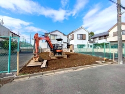 外壁にサイディング利用で、長く住んでも汚れにくい特徴があります。「ずっと住み続ける家」を実現した邸宅です。■三鷹市新川1　新築一戸建て■