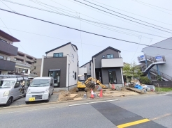 子育てにも嬉しい、緑豊かな自然が広がる閑静な住宅地です。この機会に是非現地をご覧ください。■八王子市北野町　新築戸建て■