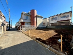 4LDKパントリーつき！並列駐車2台可でカーライフも充実です！ZEH水準の省エネ住宅で自然に優しく！■日野市日野台4　新築一戸建て■