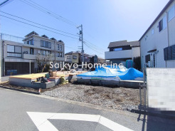 スーパーやコンビニなど買い物施設が徒歩圏内。住みやすさと利便性を兼ね備えた環境です。■立川市栄町3　新築一戸建て■