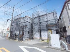 スーパーやコンビニなど買い物施設が徒歩圏内。住みやすさと利便性を兼ね備えた環境です。■立川市栄町3　新築一戸建て■