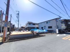 学校やお買い物施設もお近くです。立川駅にも気軽に出られるエリアです。■立川市栄町3　新築一戸建て■