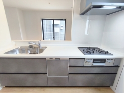 風通しや採光にも気を配った設計のお家は、快適な住環境をお約束します。
■日野市神明2丁目　新築戸建て■