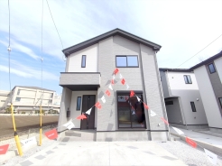 プライベートな時間も、ご家族とくつろぐ時間も充実している「ずっと住み続ける家」を実現した新築住宅です。
■八王子市緑町　新築一戸建て■