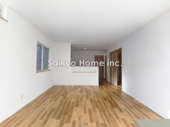 のびやかに広がるリビングは、一年を通して爽やかな光と風に癒される家族のなごみ空間です。
■国立市西1　新築一戸建て■