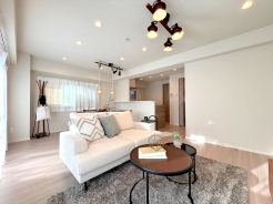 全窓内窓付きで防音や断熱性もアップ！約16.4帖ここちのよい空間です。リフォーム済ですので気持ちよくお住まいいただけます■小金井市本町1　マンション■