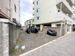 周囲にはスーパーをはじめとした買い物施設も揃っています。住みやすさと利便性を兼ね備えた環境です。■小金井市本町2　建築条件なし売地■