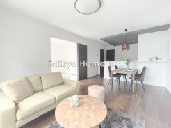 のびやかに広がるリビングは、一年を通して爽やかな光と風に癒される家族のなごみ空間です。
■三鷹市上連雀6　新築一戸建て■