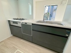 キッチンに立った位置から、リビングにいる家族に目線が届く見守りキッチン！
■小金井市貫井北町3　新築一戸建て■