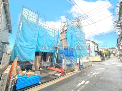 スーパーやコンビニなど買い物施設が徒歩圏内。住みやすさと利便性を兼ね備えた環境です。
■調布市深大寺東町6　新築一戸建て■