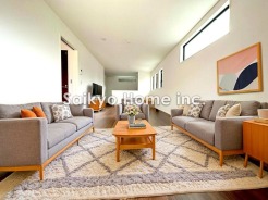 対面キッチンを採用した開放感のあるLDK。南側に設置した大きな窓からは心地よい風が通り抜け陽当たりの良さを感じさせてくれます。
※家具はCG加工しております。■三鷹市上連雀9　新築一戸建て■