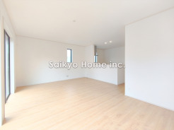 オープンでのびやかな空間を生み出すこだわりの「広がり」と「ゆとり」。家族と過ごす時間を大切にした住空間です。
■調布市深大寺東町1　新築一戸建て■