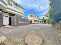 周囲にはスーパーをはじめとした買い物施設も揃っています。住みやすさと利便性を兼ね備えた環境です。■世田谷区上祖師谷3　新築一戸建■