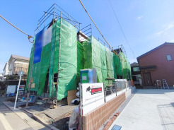 街に溶けこみ美しい景観を生み出すこの邸宅は採光や風通しまで考え抜いて造りあげました。■国分寺市本多3　新築一戸建て■