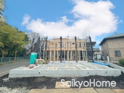 周囲にはスーパーをはじめとした買い物施設も揃っています。住みやすさと利便性を兼ね備えた環境です。■調布市深大寺南町5　新築一戸建て■