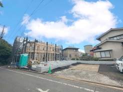 建物の基礎・構造といった目には見えにくい部分もしっかりこだわったお家です。安心して永くお住まいいただけます。■調布市深大寺南町5　新築一戸建て■