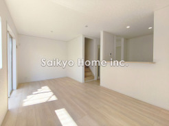 オープンでのびやかな空間を生み出すこだわりの「広がり」と「ゆとり」。家族と過ごす時間を大切にした住空間です。
■府中市清水が丘3　新築一戸建■