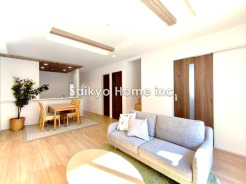 オープンでのびやかな空間を生み出すこだわりの「広がり」と「ゆとり」。家族と過ごす時間を大切にした住空間。毎日の家族とコミュニケーションがとれる家族思いの間取りを作りました。■日野市南平1　新築戸建て■