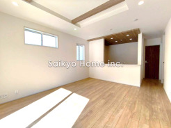 一日の中で多くの時間を過すことになるリビングダイニングだからこそ、いつも穏やかな空間であることが必然。爽やかな通風と採光を存分に感じる事が出来る空間です。
■日野市南平1　新築一戸建■