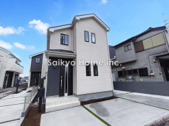 街に溶けこみ美しい景観を生み出す新築の邸宅は採光や風通しまで考え抜いて造りあげました。
■小金井市前原町4　新築一戸建■